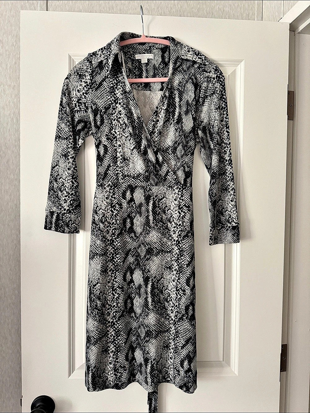 New York & Company Stretch Snake Print Collared Faux-Wrap Dress Small